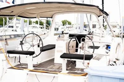 Beneteau Oceanis 38.1