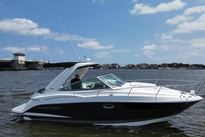 Monterey 295 Sport Yacht