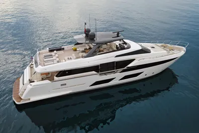 Ferretti Yachts 920