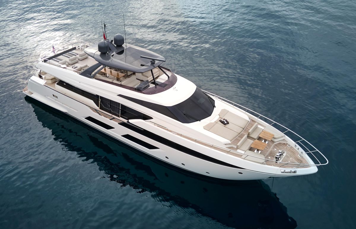 2021 Ferretti Yachts 93 