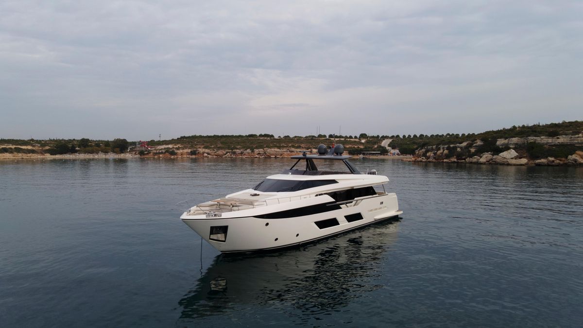 2021 Ferretti Yachts 93 