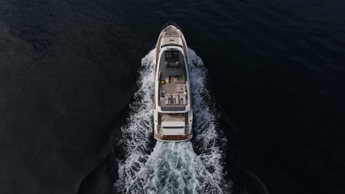 2021 Ferretti Yachts 93 