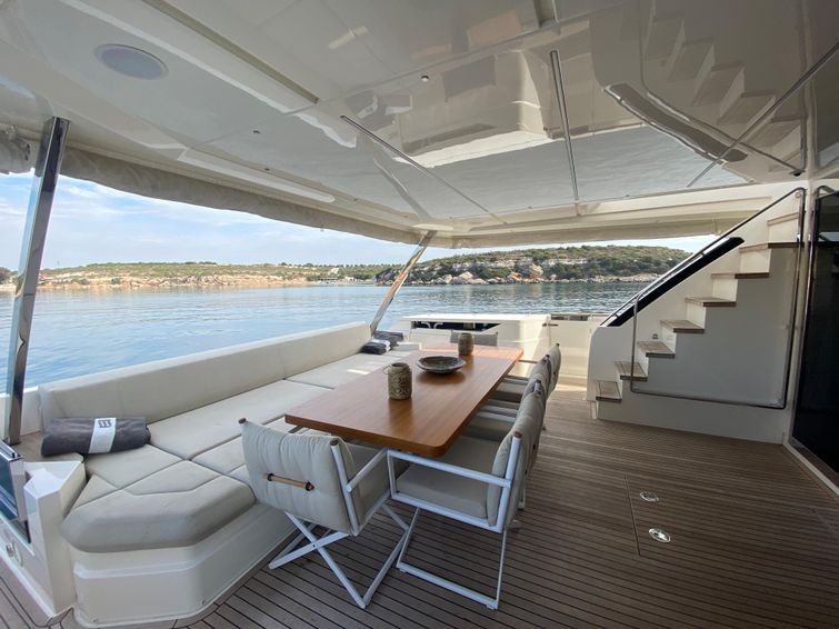 2021-93-6-ferretti-yachts-920