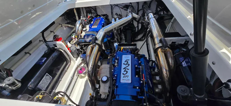  Yacht Photos Pics Engine compartment of a 2007 Fountain 42 Executioner boat with dual 525 EFI engines.