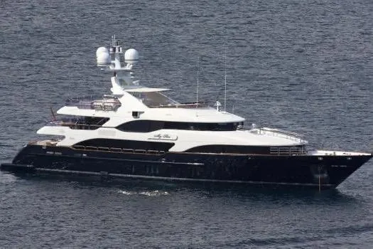  Yacht Photos Pics Luxury Benetti Vision 45m yacht, 2010 model, cruising on open water.