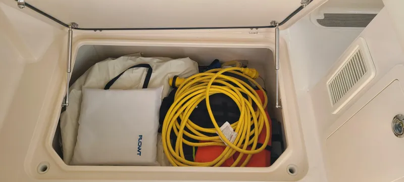  Yacht Photos Pics 2021 GRADY-WHITE 335 FREEDOM - Image 18