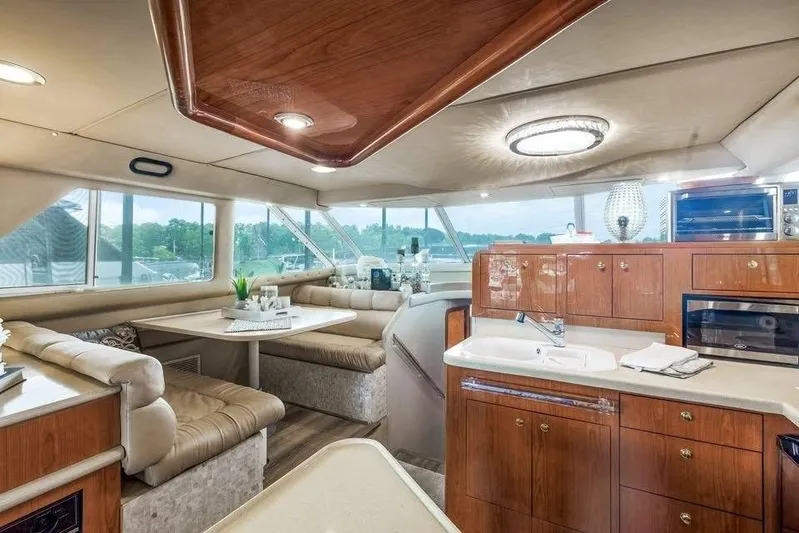  Yacht Photos Pics 1998 SEA RAY 550 SEDAN BRIDGE - Image 8