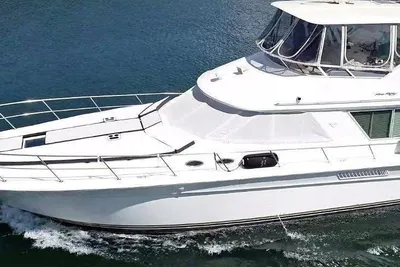 Sea Ray 550 Sedan Bridge