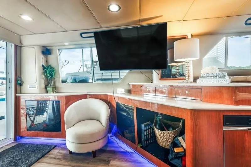  Yacht Photos Pics 1998 SEA RAY 550 SEDAN BRIDGE - Image 6