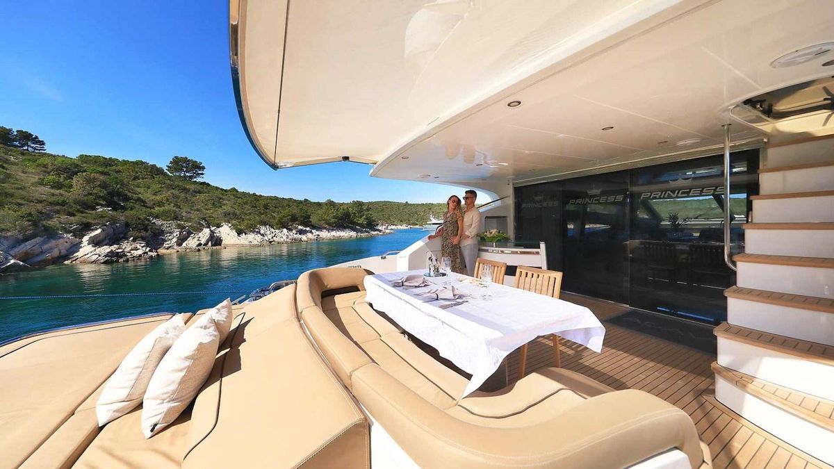 2011 Princess 84 