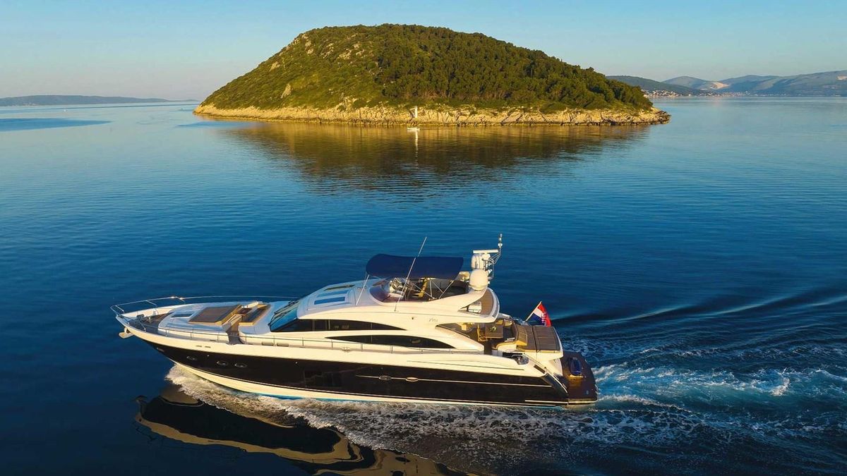 2011 Princess 84 