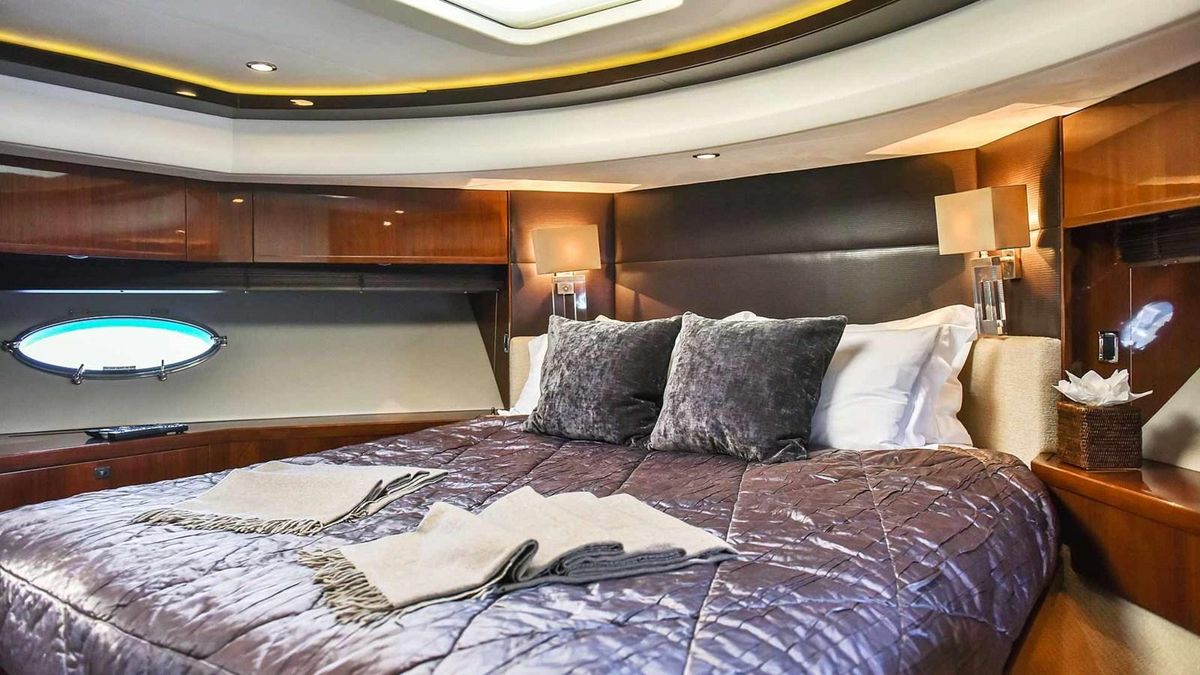 2011 Princess 84 
