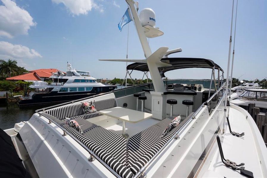 1989 Hatteras 70 Cockpit Motor Yacht