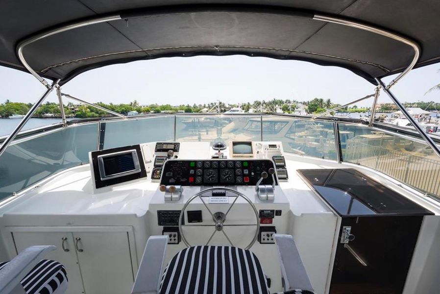 1989 Hatteras 70 Cockpit Motor Yacht