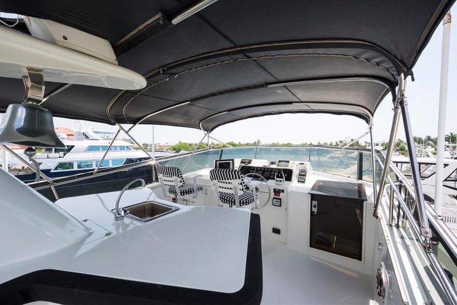 1989 Hatteras 70 Cockpit Motor Yacht