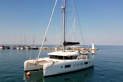 Lagoon 42