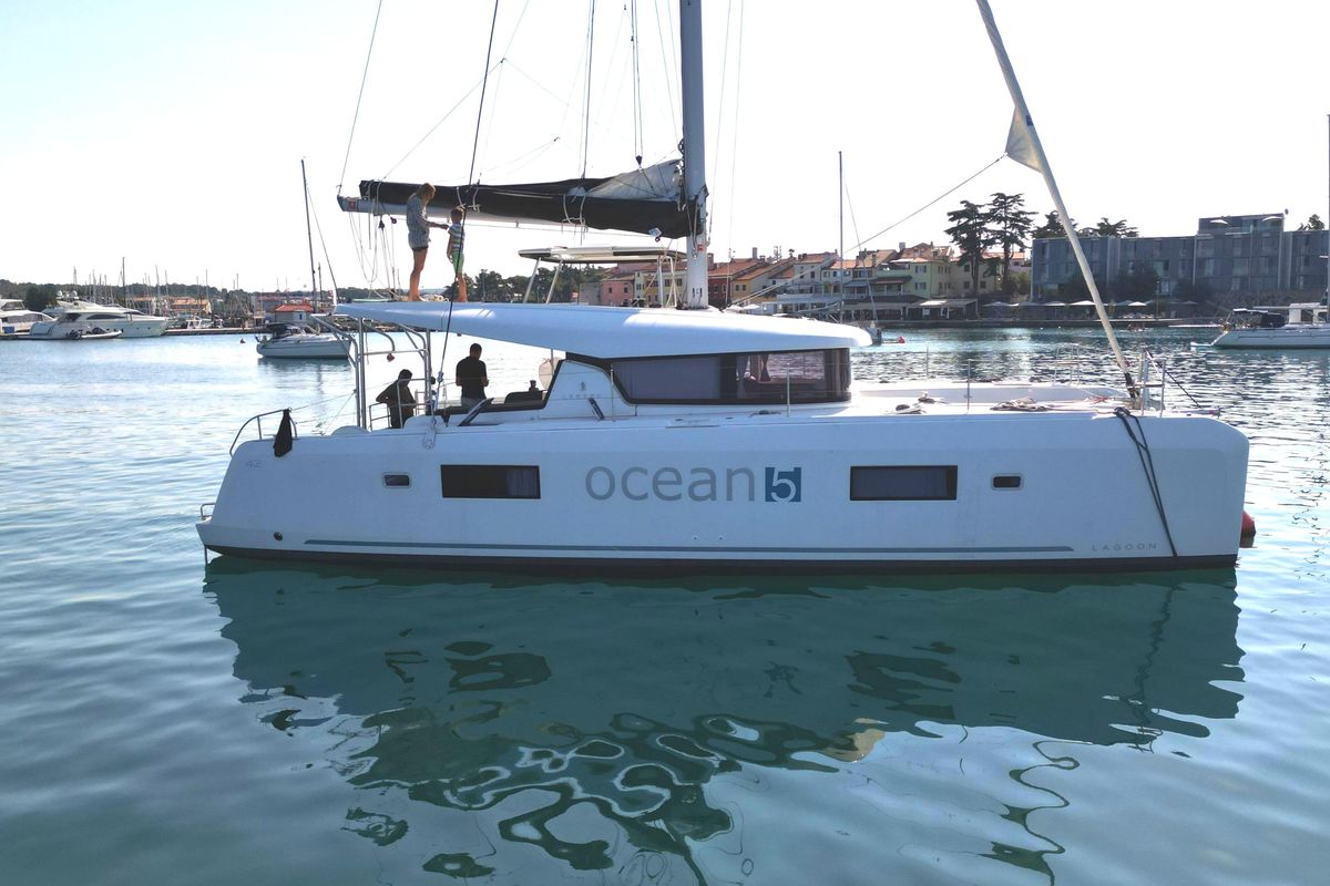 2019 Lagoon 42 