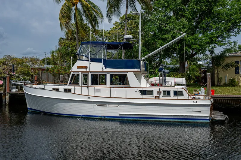 Grande Jete Yacht Photos Pics 