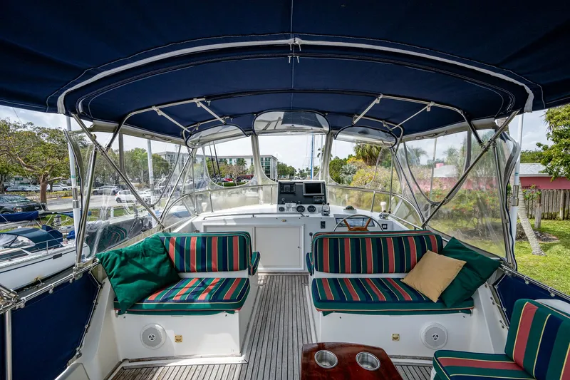 Grande Jete Yacht Photos Pics 