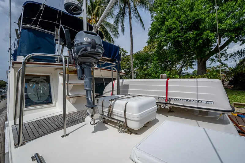 Grande Jete Yacht Photos Pics 