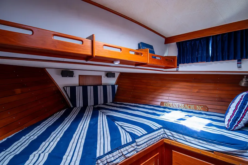 Grande Jete Yacht Photos Pics 