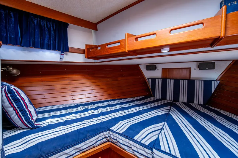 Grande Jete Yacht Photos Pics 