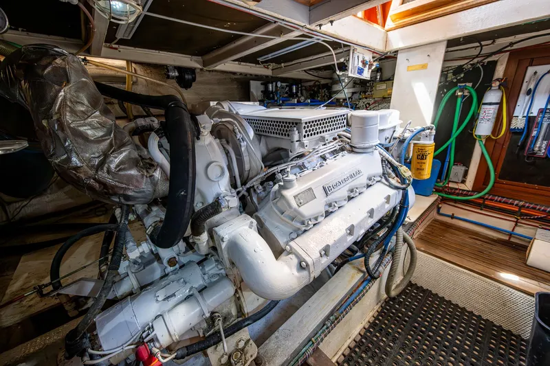 Grande Jete Yacht Photos Pics 