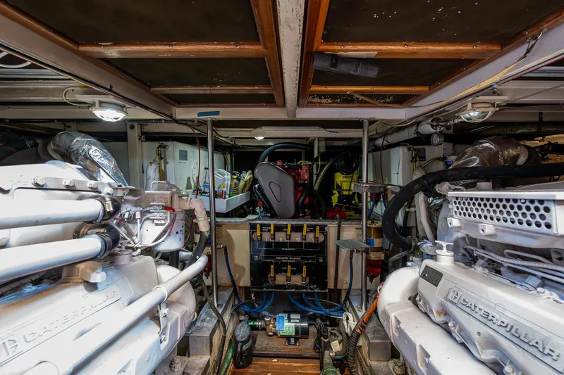 Grande Jete Yacht Photos Pics 