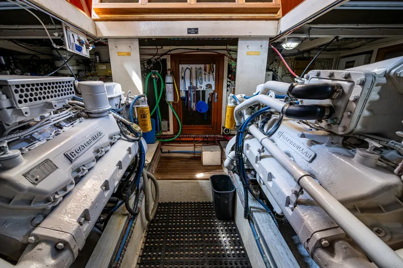 Grande Jete Yacht Photos Pics 