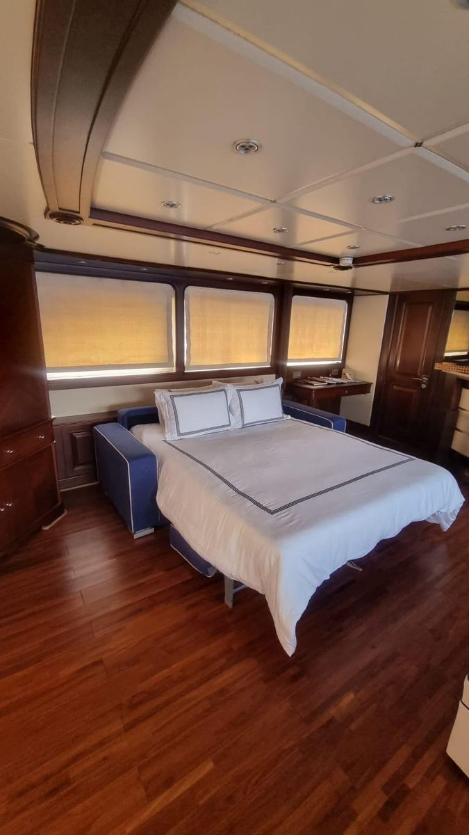 2000 Benetti 118 