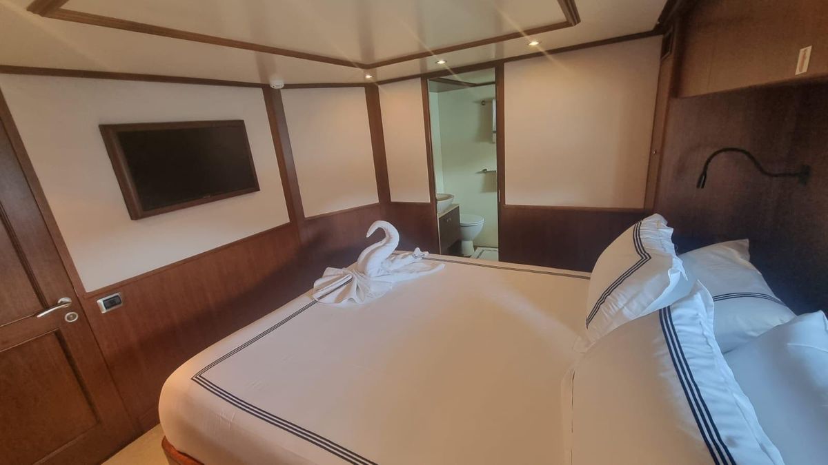 2000 Benetti 118 