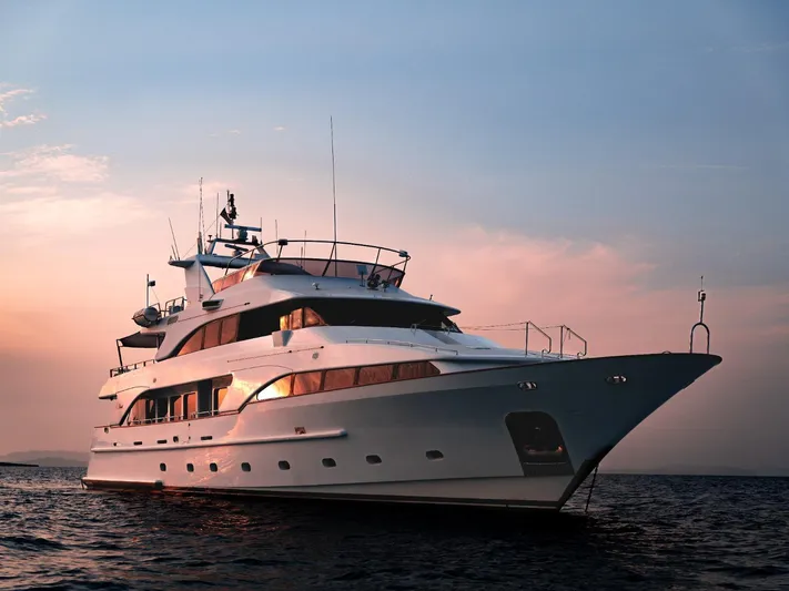 Frienship Yacht Photos Pics 