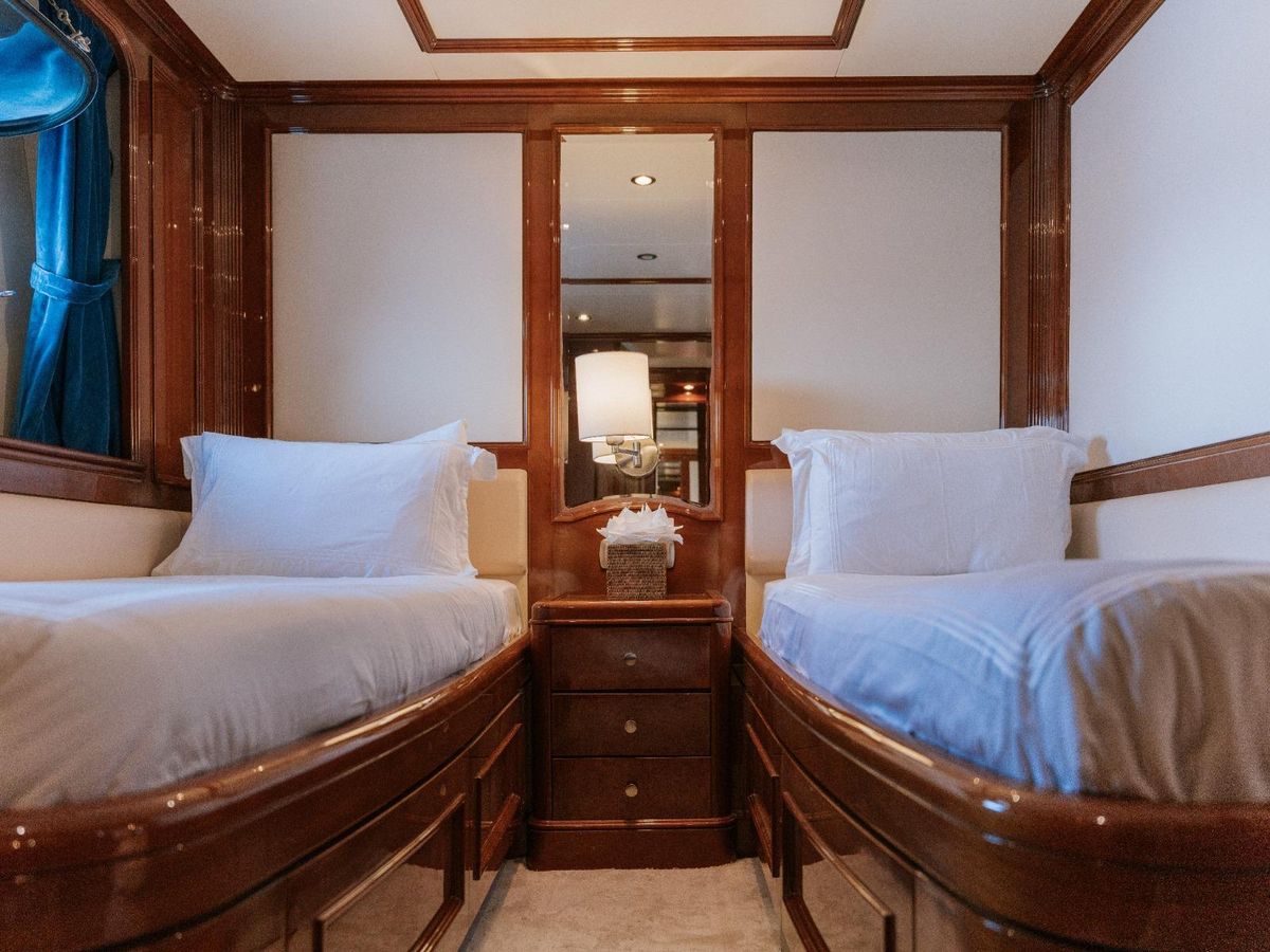 2000 Benetti 118 