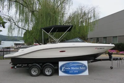 Sea Ray SPX 210