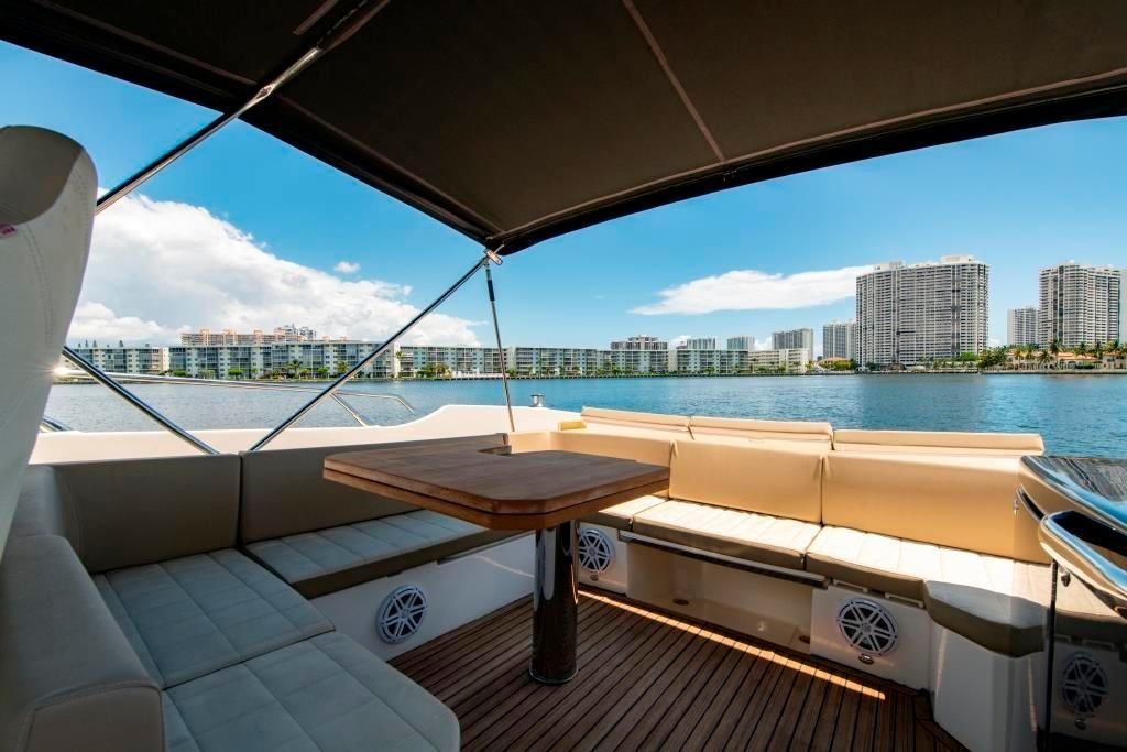 2015 Absolute 40 STL Express Cruiser for sale - YachtWorld