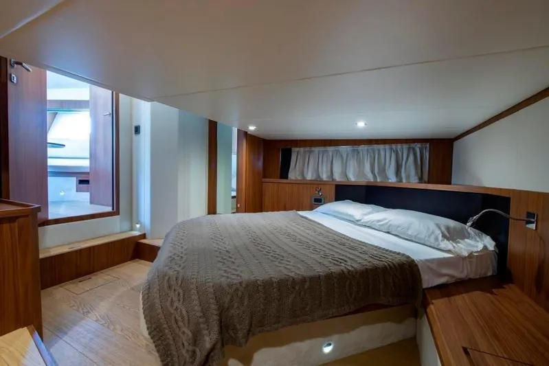 Amaretto Yacht Photos Pics 