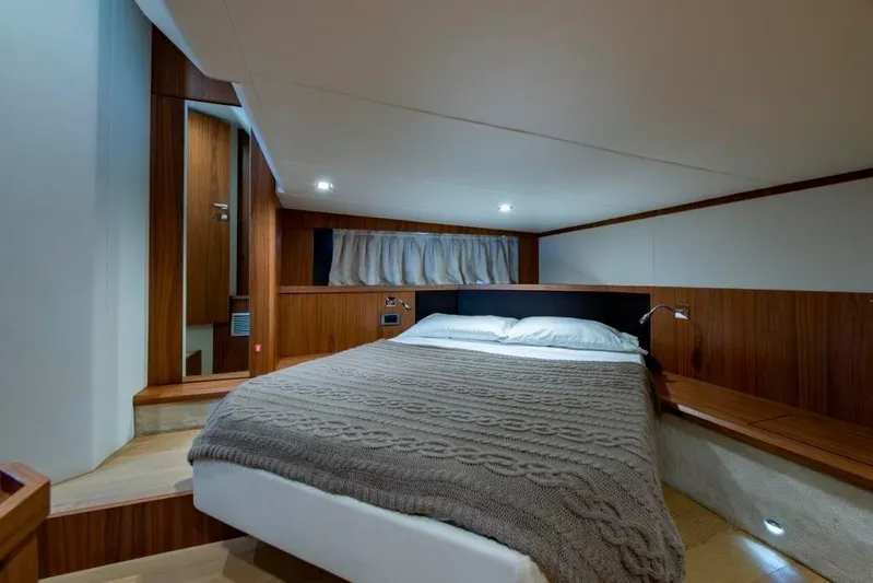 Amaretto Yacht Photos Pics 