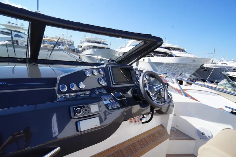 Amaretto Yacht Photos Pics 