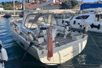 Yacht