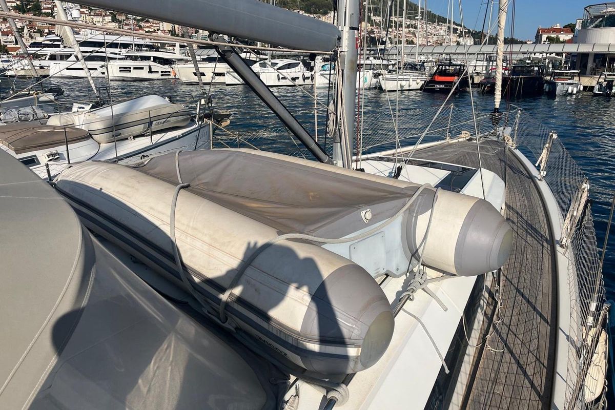 2022 Beneteau 44 