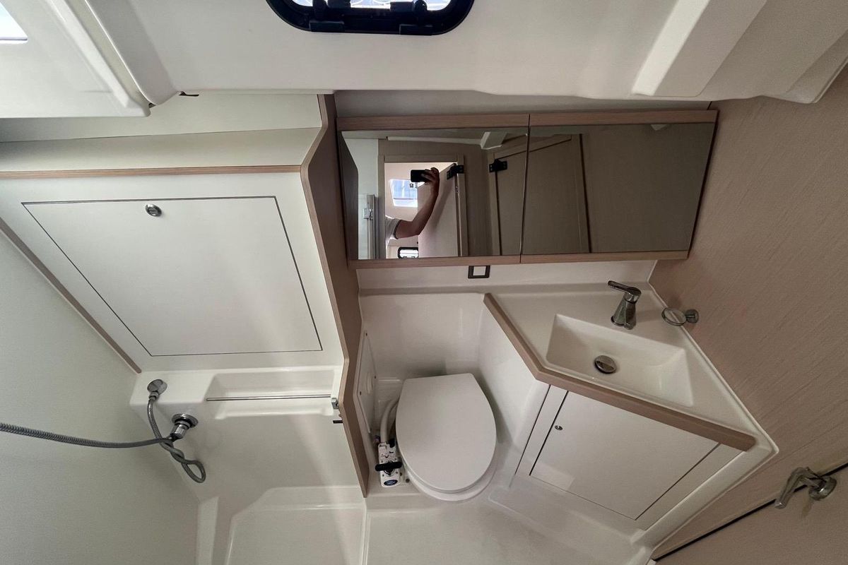 2022 Beneteau 44 