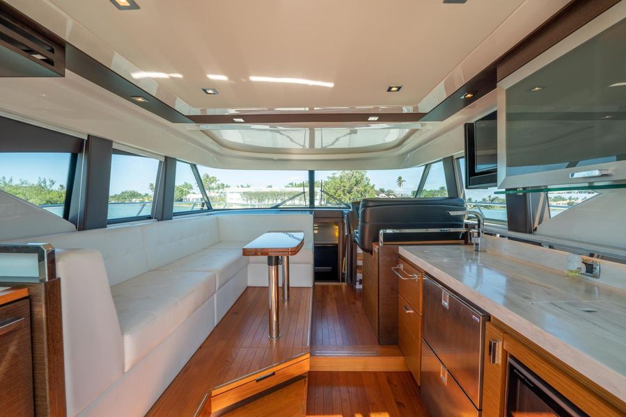2016 Tiara Yachts 44 Coupe