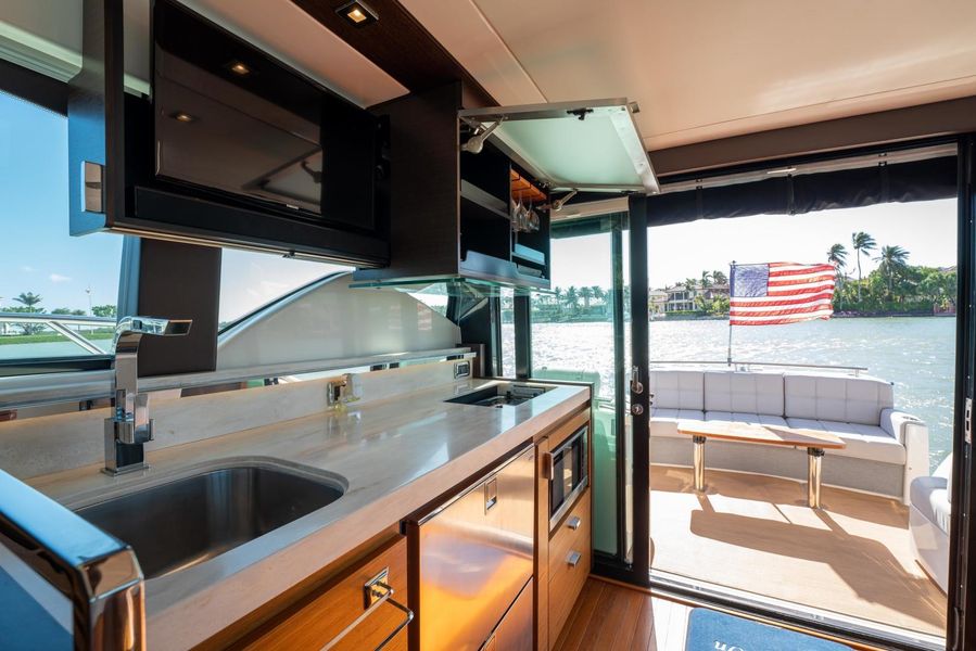 2016 Tiara Yachts 44 Coupe