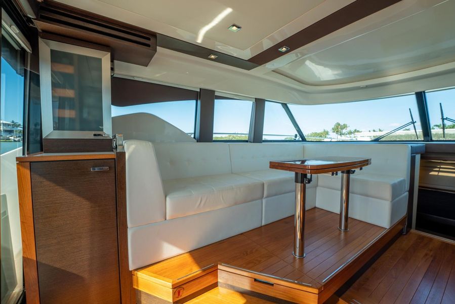 2016 Tiara Yachts 44 Coupe