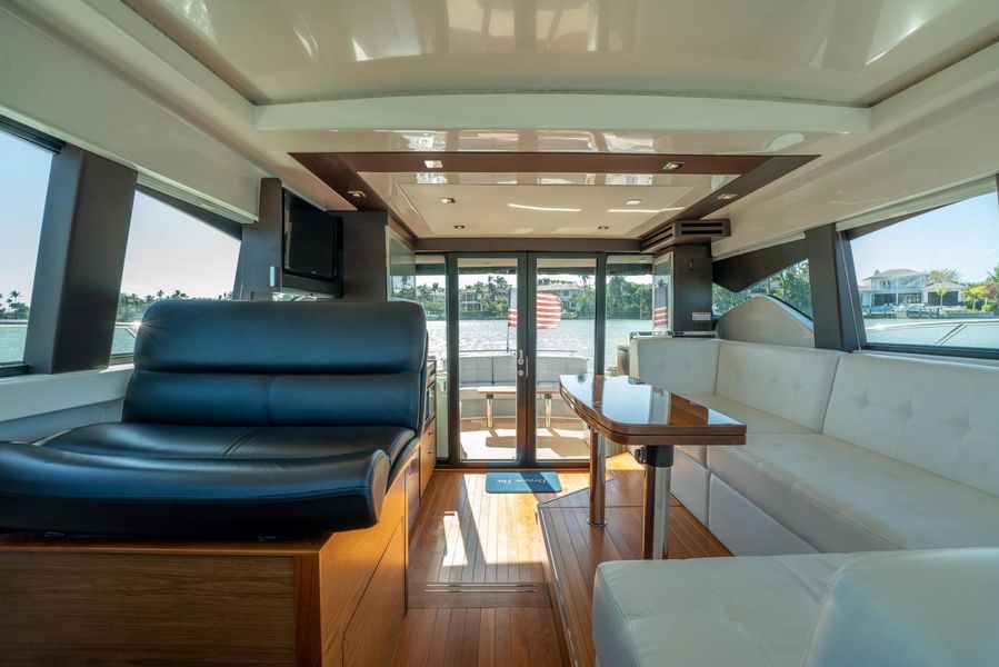 2016 Tiara Yachts 44 Coupe