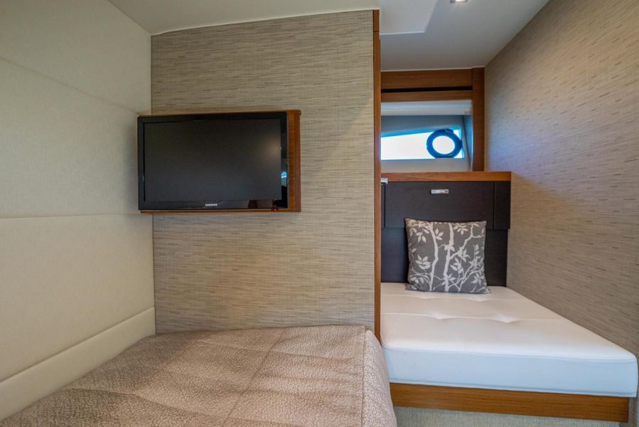 2016 Tiara Yachts 44 Coupe