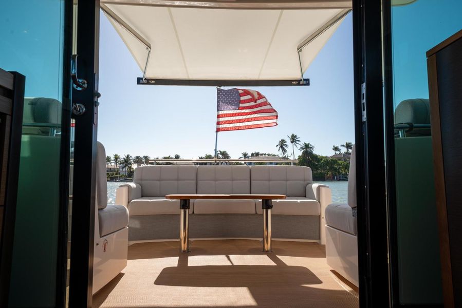 2016 Tiara Yachts 44 Coupe