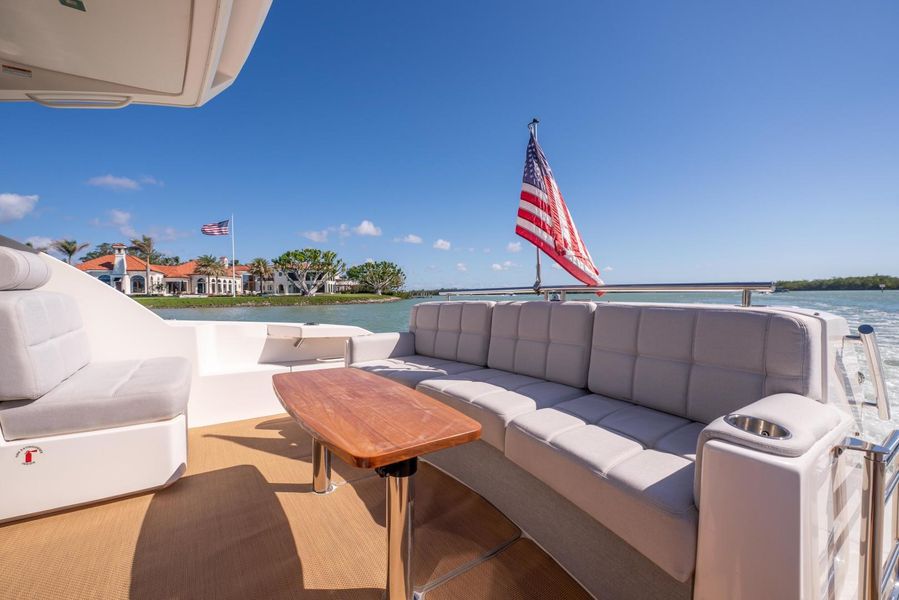 2016 Tiara Yachts 44 Coupe