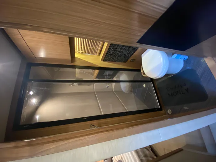 Daddy's Money Yacht Photos Pics Master head