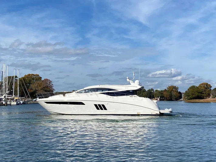 Daddy's Money Yacht Photos Pics 2017 Sea Ray L590